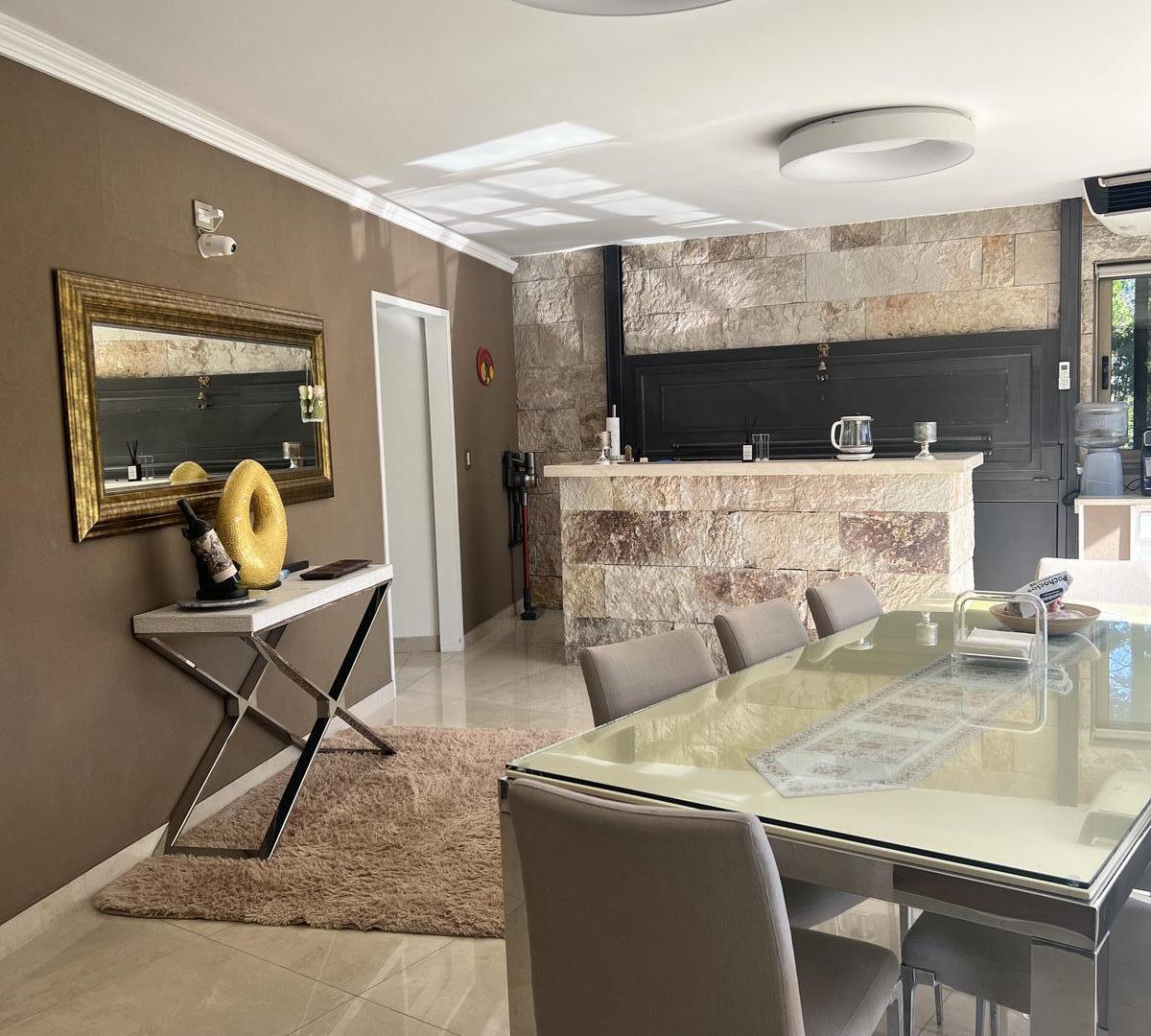 Foto de EXCELENTE CASA EN UNA SOLA PLANTA SOBRE 3000 METROS, imagen 1