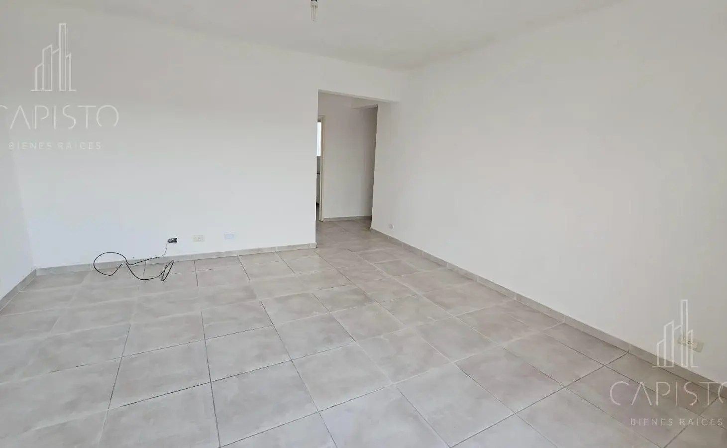Departamento 2 ambientes (cochera cubierta opcional) en Jose León Suarez 2