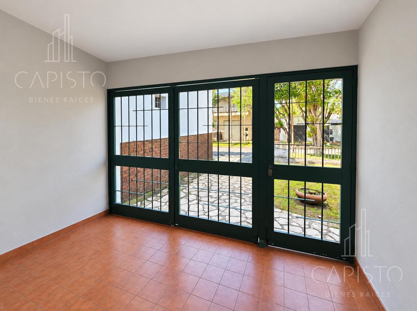 Foto de Casa en venta en Caseros, 4 ambientes con patio jardín y garage!, imagen 3