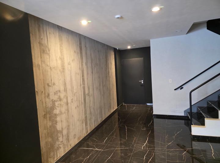 Semipiso c/cochera a estrenar, 3 Ambientes c/balcón al frente, dormit. en Suite. 4