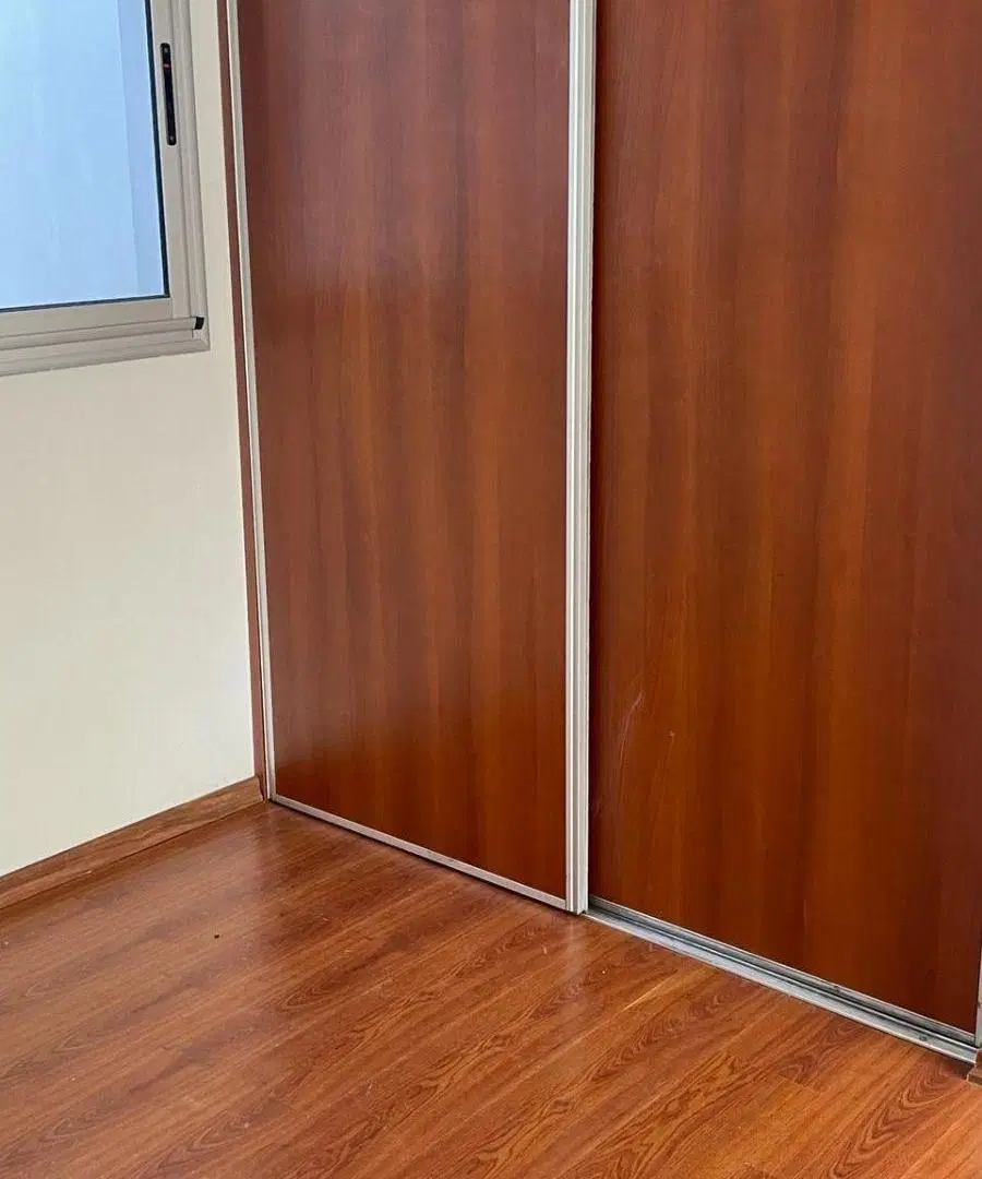 casi a estrenar al frente con balcon (con opción a cochera) 5