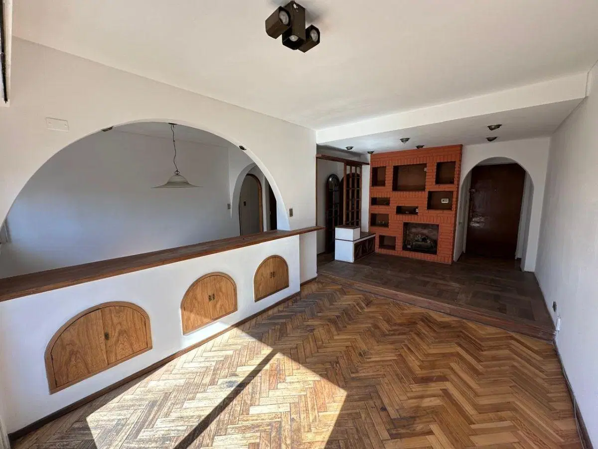 Departamento de 3 Ambientes Muy Amplio, Luminoso y en un Muy Buen Estado 3