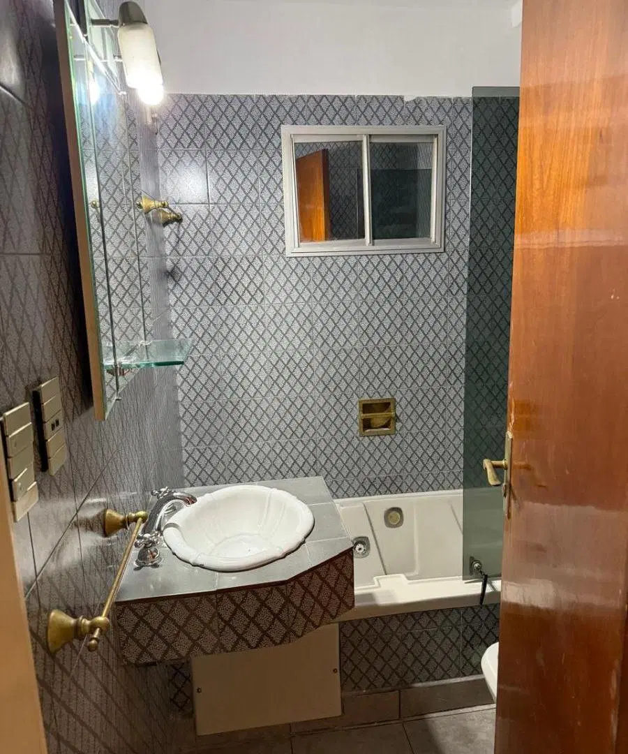 Departamento de 3 Ambientes Muy Amplio, Luminoso y en un Muy Buen Estado 4