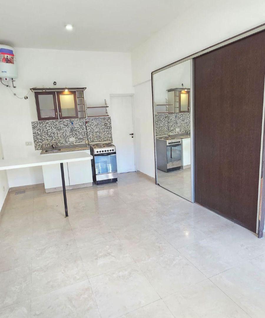 Foto de Local en Venta en Flores Norte - Ideal Para Emprendimiento Unipersonal, imagen 2