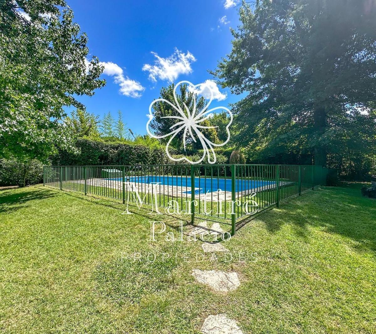Casa en Venta. Barrio Los Tilos. Jardin y Pileta 4