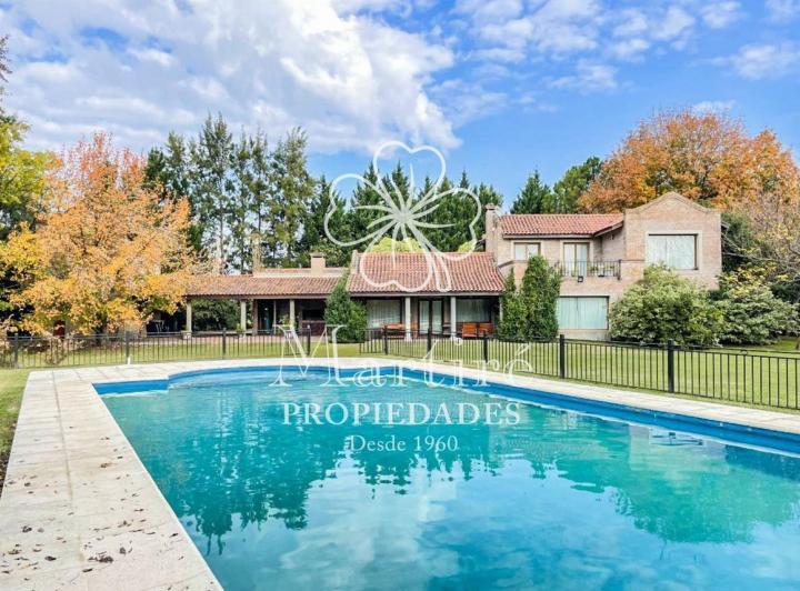 Casa Venta en Chacras De Murray sobre cancha de polo, Pilar
