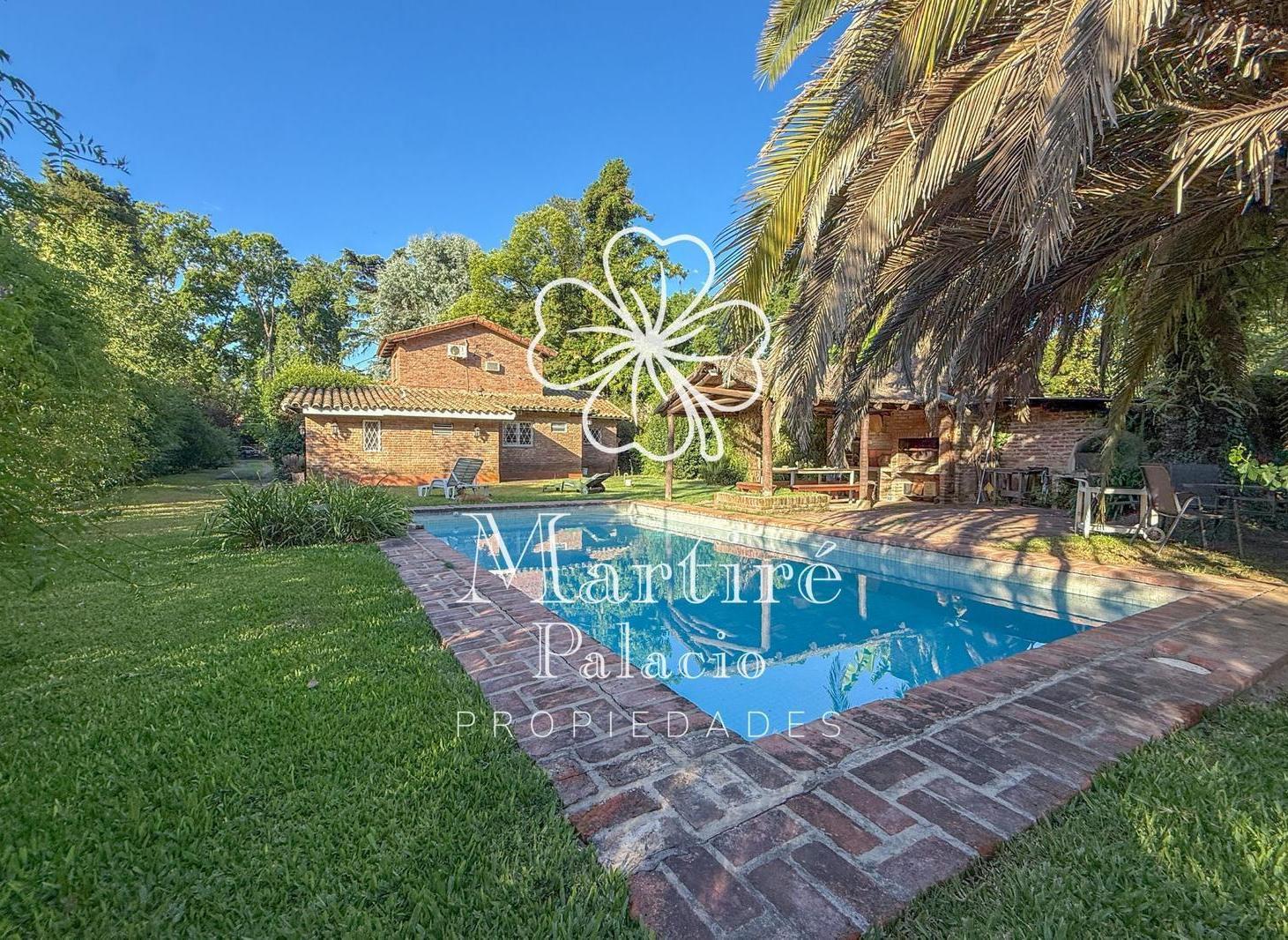 Casa en venta. Barrio Los Nogales