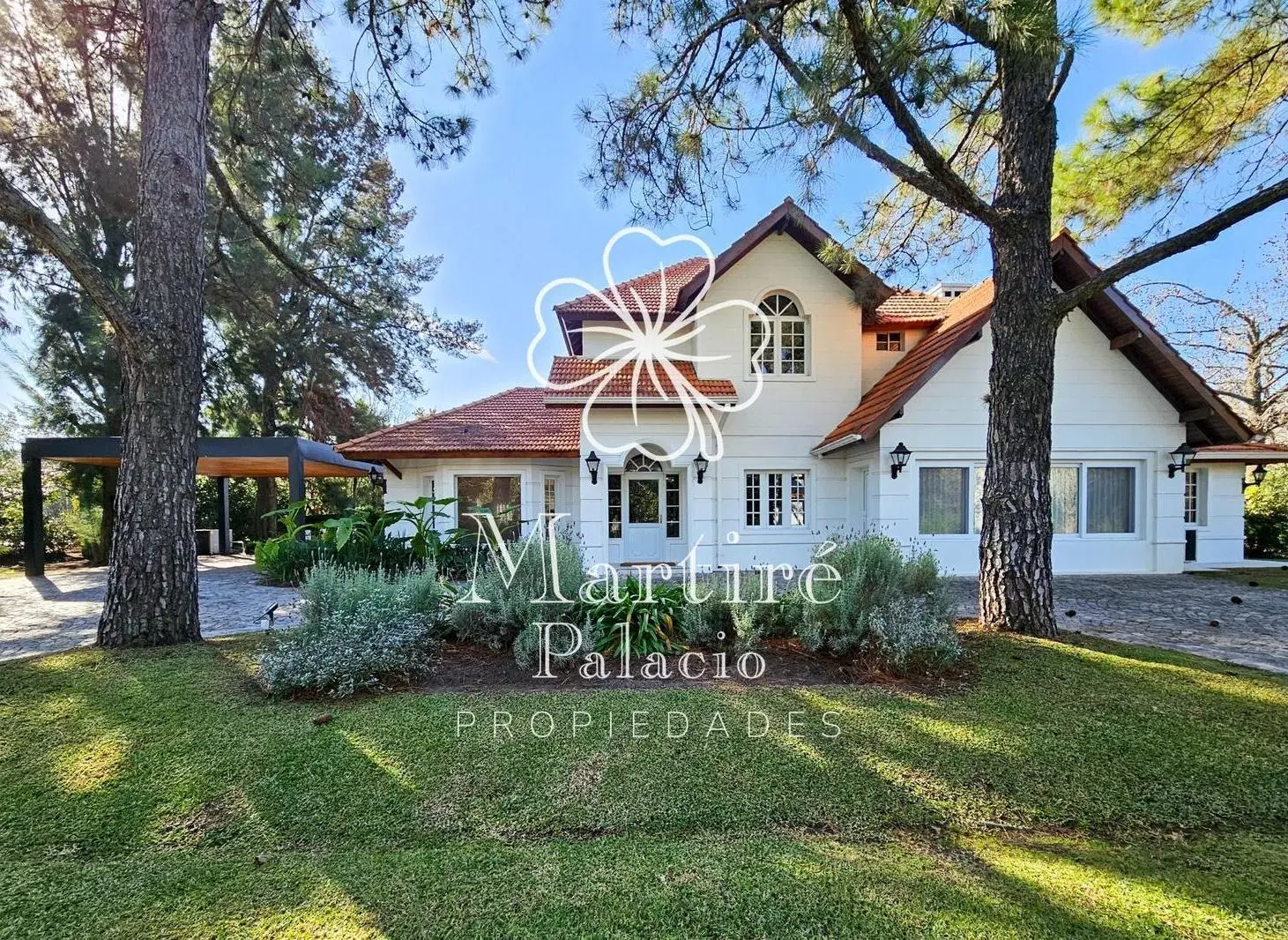 Venta, Impecable casa de 7 ambientes, reciclada a nuevo en  Mayling C.C Pilar 3