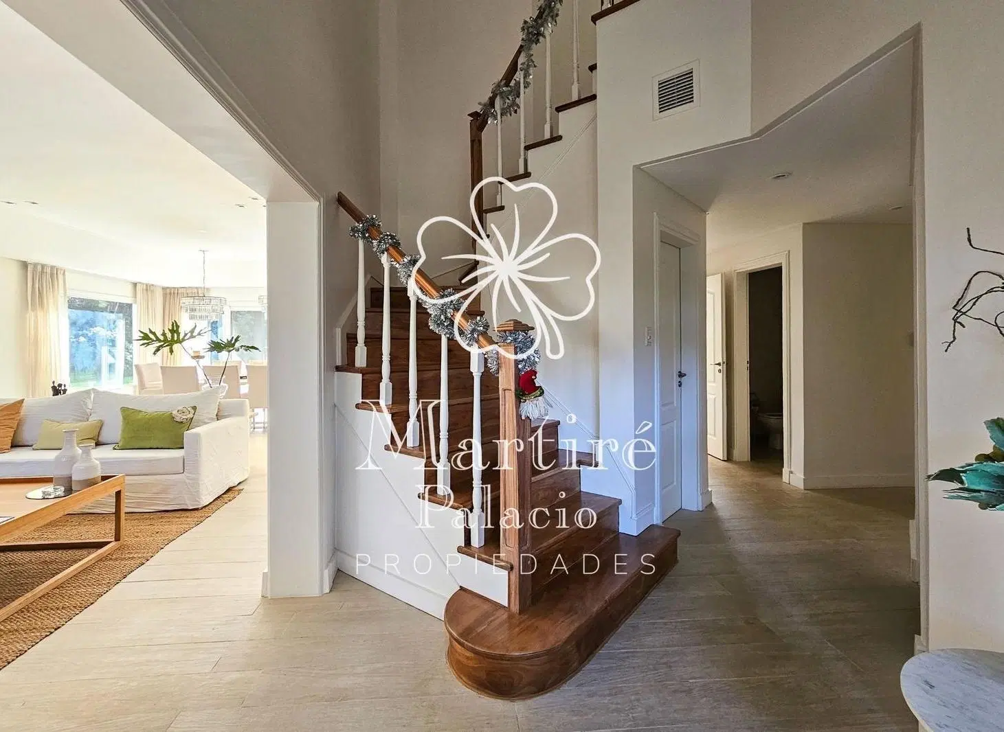 Venta, Impecable casa de 7 ambientes, reciclada a nuevo en  Mayling C.C Pilar 4