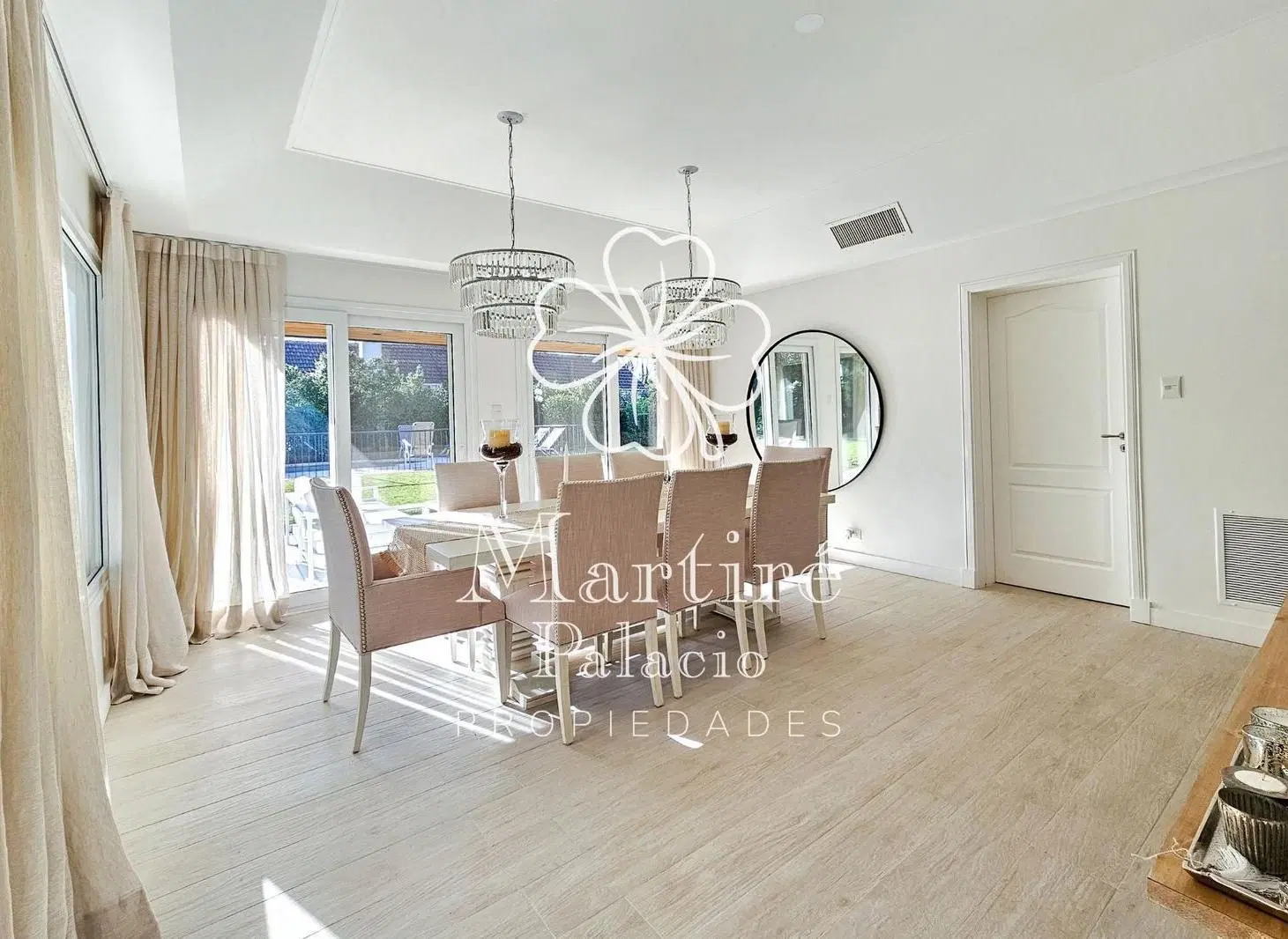 Venta, Impecable casa de 7 ambientes, reciclada a nuevo en  Mayling C.C Pilar 8