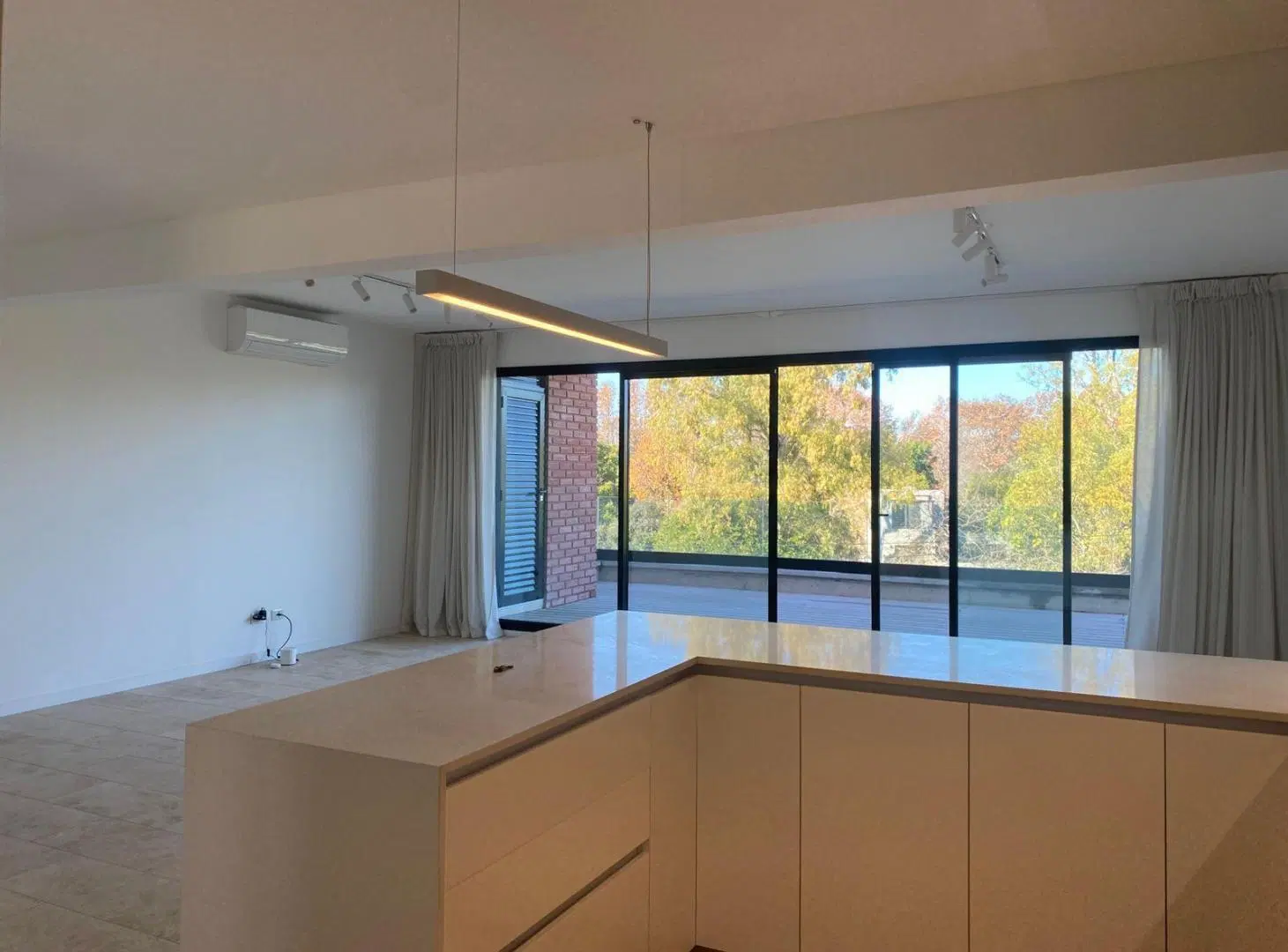 Excelente Departamento en alquiler en Urbana Las Lomas 5
