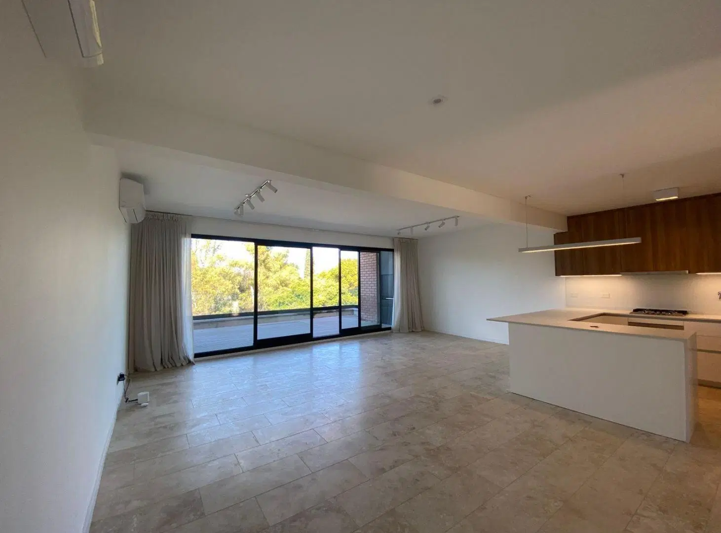 Excelente Departamento en alquiler en Urbana Las Lomas 4