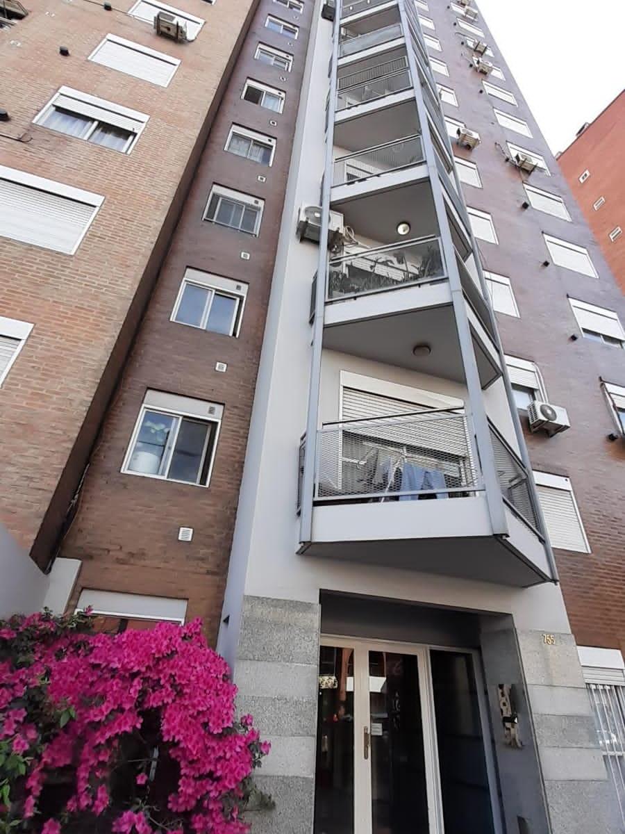 Oportunidad! Venta Dpto 3 Amb. Lomas de Zamora. Estado Impecable! 2