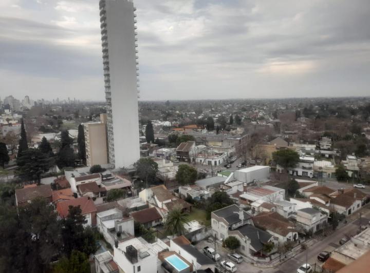 3 AMB BAJO ENTORNO RESIDENCIAL Y A PASOS CENTRO, ESTACIÓN Y PRINCIPALES MEDIOS 5
