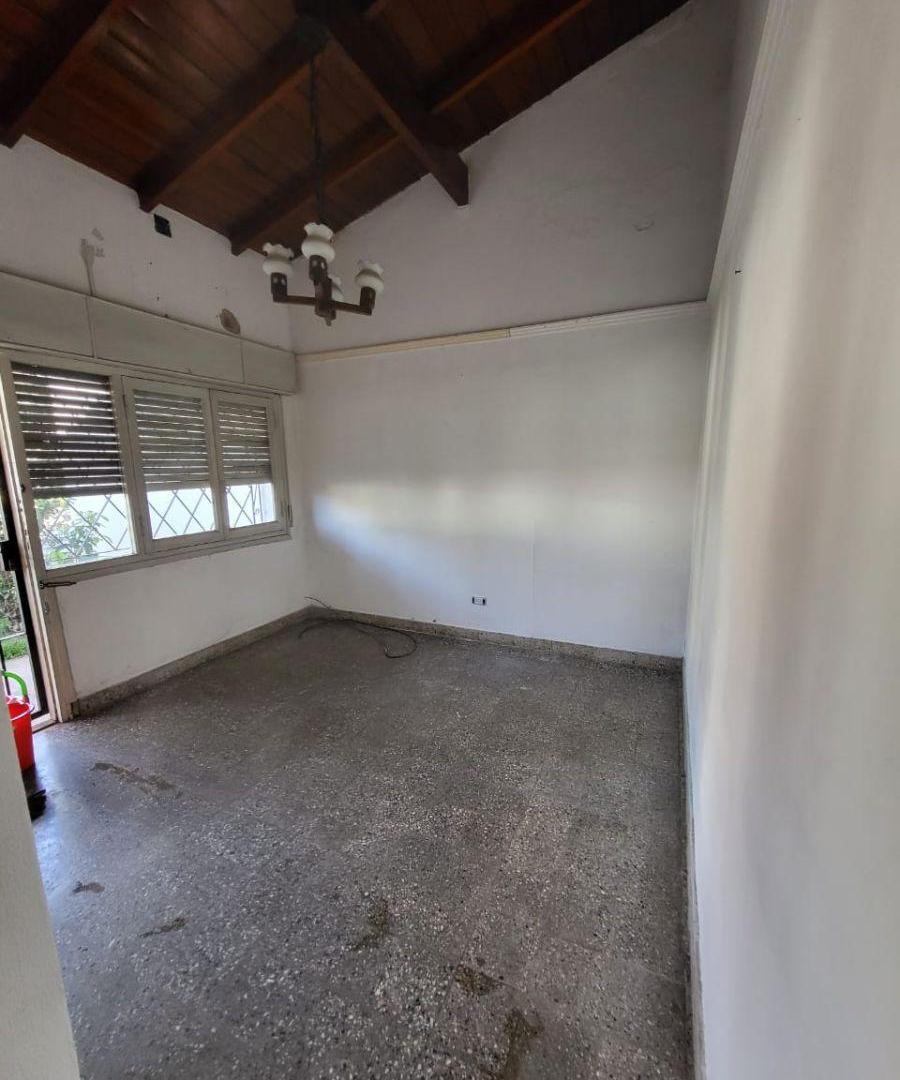 Foto de Casa de 180 m² con 2 habitaciones en alquiler en Banfield, imagen 2