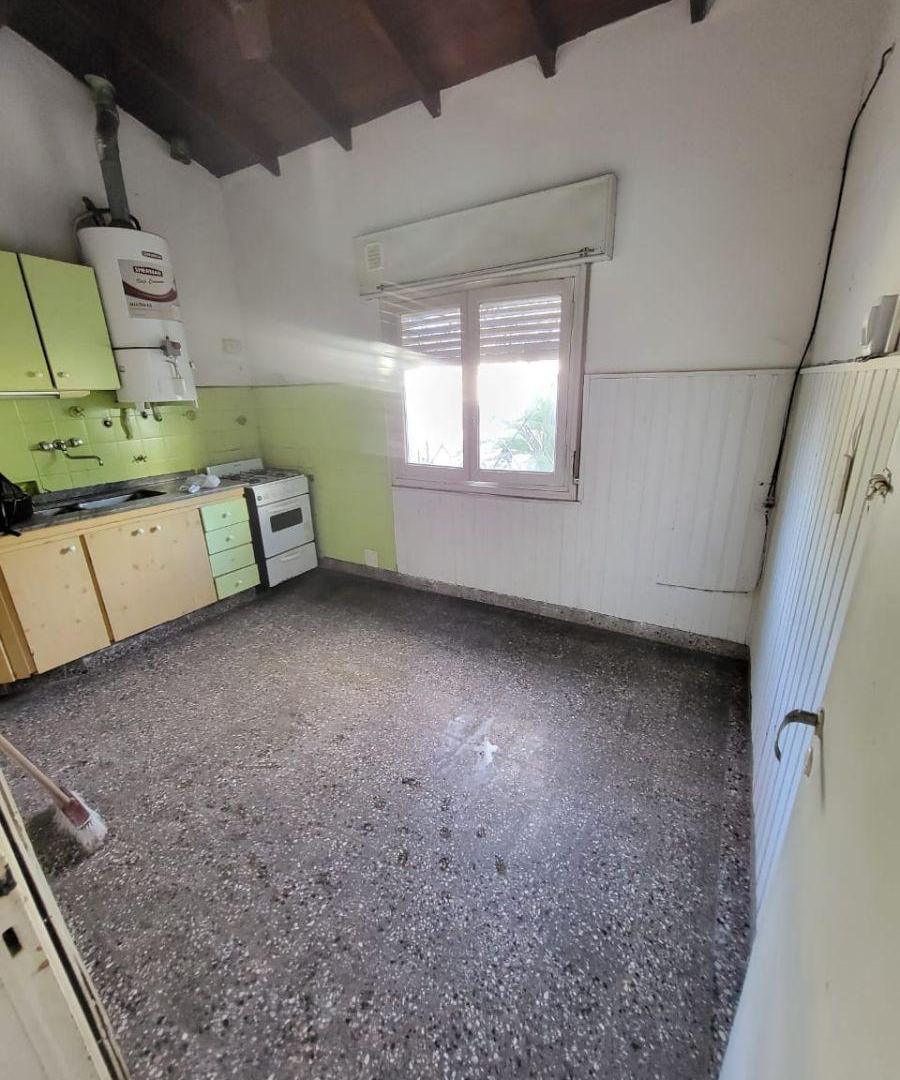 Foto de Casa de 180 m² con 2 habitaciones en alquiler en Banfield, imagen 4