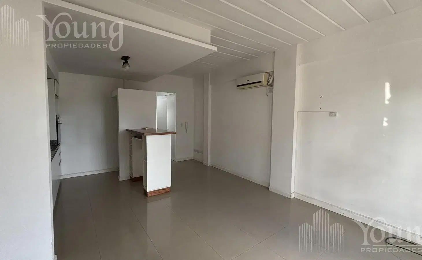 Departamento VENTA con balcon y cochera 3