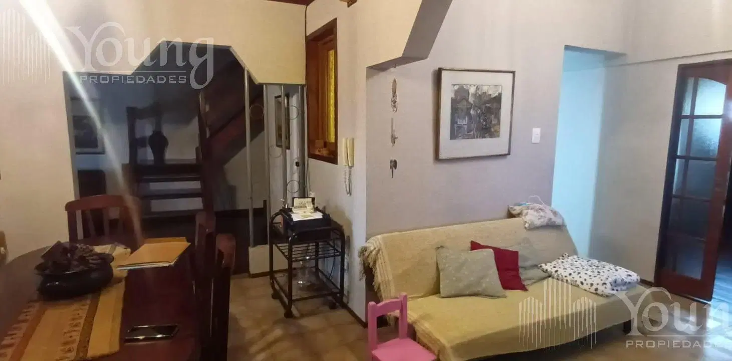 Casa en venta 4 ambientes con 2 cocheras apto crédito en Quilmes 4