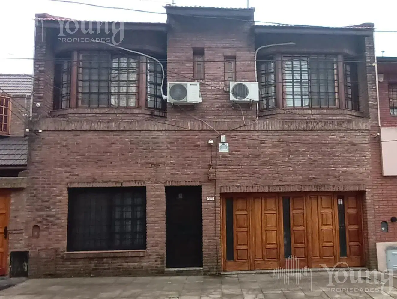Casa en venta 4 ambientes con 2 cocheras apto crédito en Quilmes 2