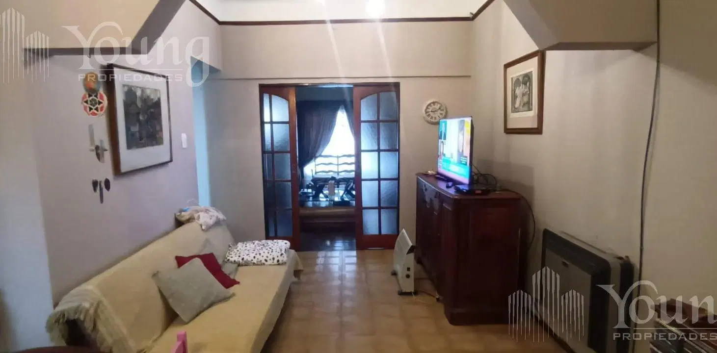 Casa en venta 4 ambientes con 2 cocheras apto crédito en Quilmes 3