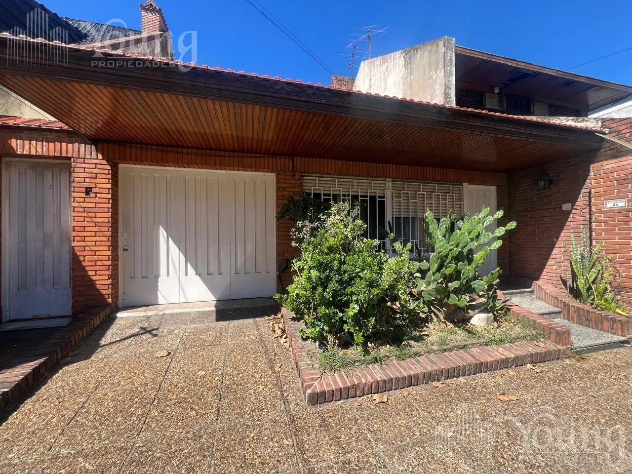 PH tipo casa 3 ambientes con cochera a metros de Av. Mitre en venta 2