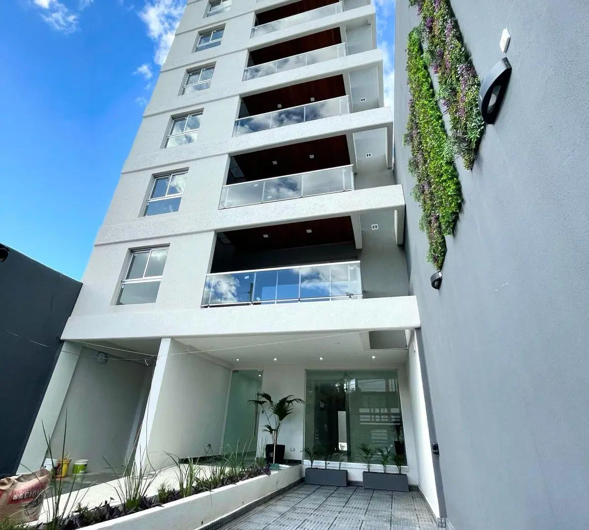 VENTA DEPTO 2 AMB CON COCHERA BERNAL - QUILMES 2