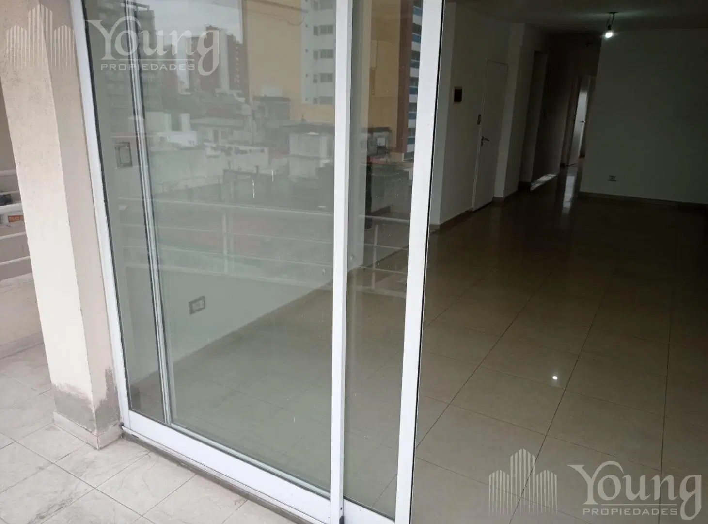 Semipiso de tres ambientes en Wilde Centro con cochera!!! 3