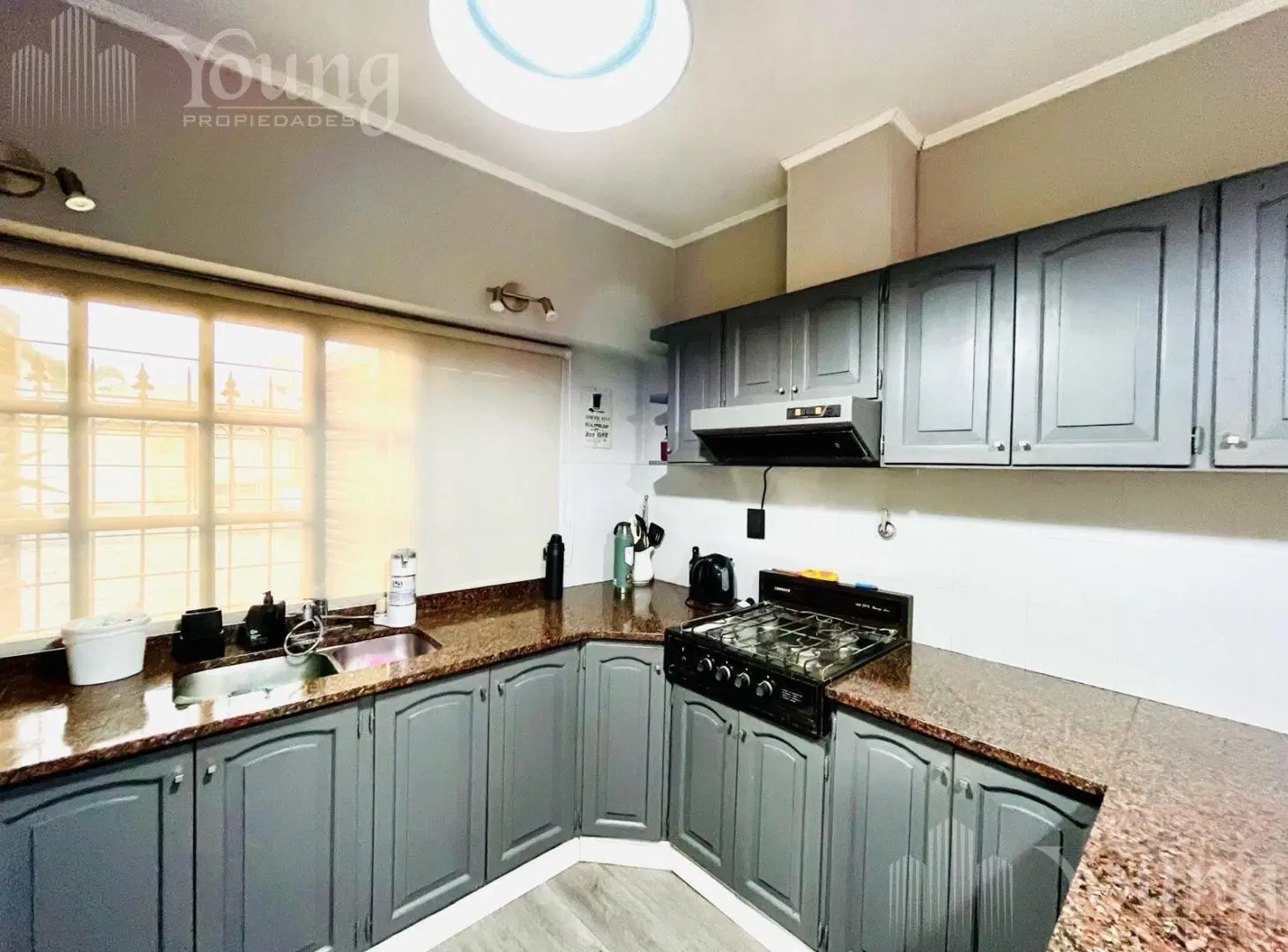 Casa en venta 4 amb con cochera doble en Quilmes Oeste!! 5