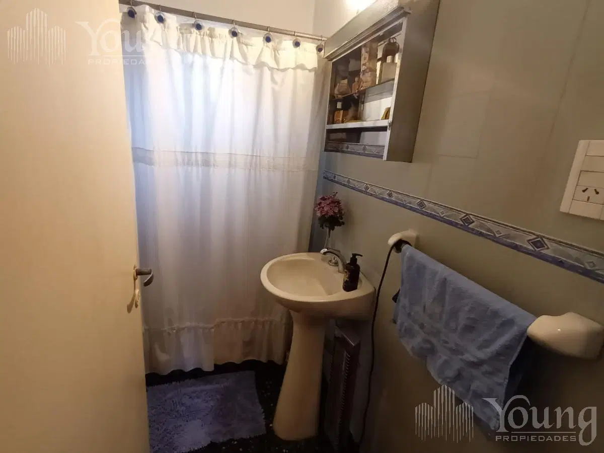 Venta Casa 3 ambientes con jardín en Don Bosco 4