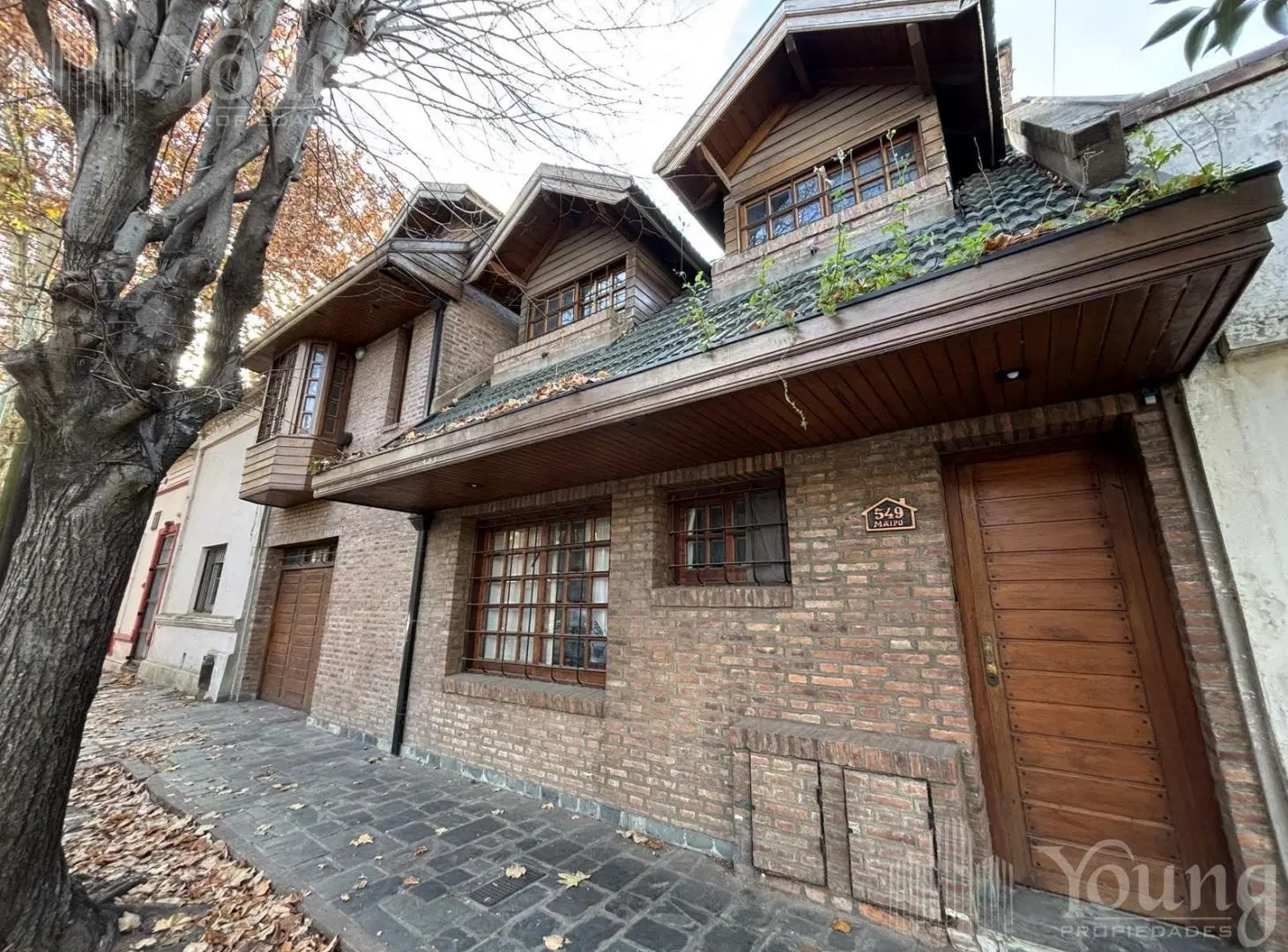 PH TIPO CASA ante esquina con entrada independiente, cochera y jacuzzi en Bernal Centro 2