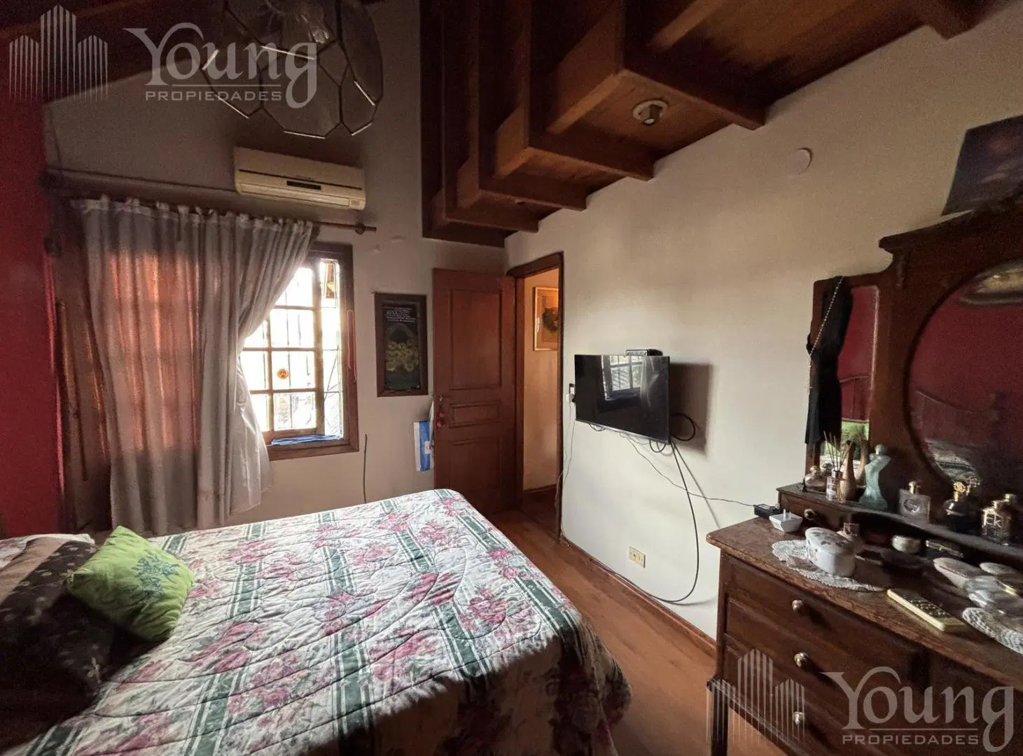 PH TIPO CASA ante esquina con entrada independiente, cochera y jacuzzi en Bernal Centro 4