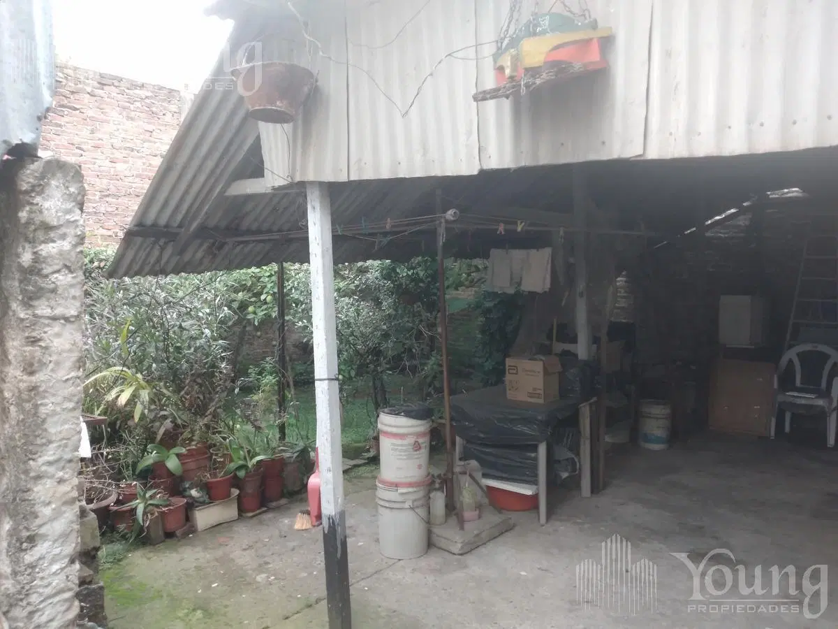 Casa o terreno en venta en Wilde 4