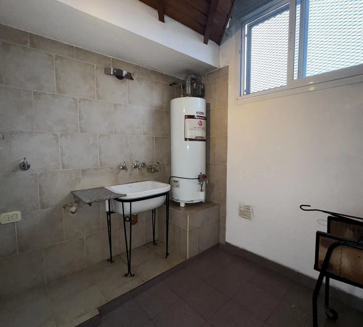 Venta PH de 2 ambientes en Bernal 2
