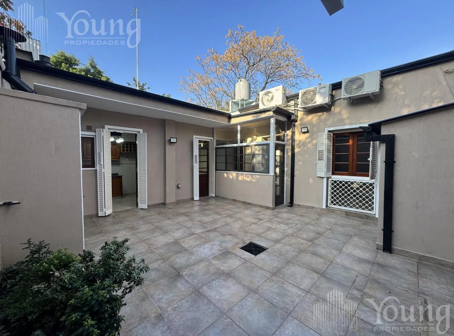 Venta PH 3 ambientes en Bernal centro 3