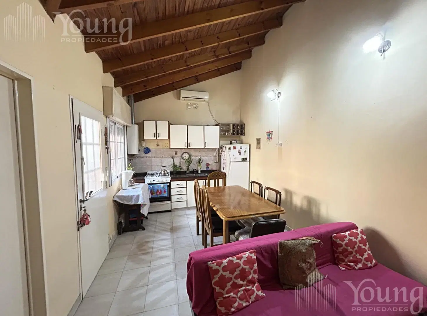 VENTA PH 2 AMBIENTES CON PATIO Y PARRILLA EN SARANDÍ 2