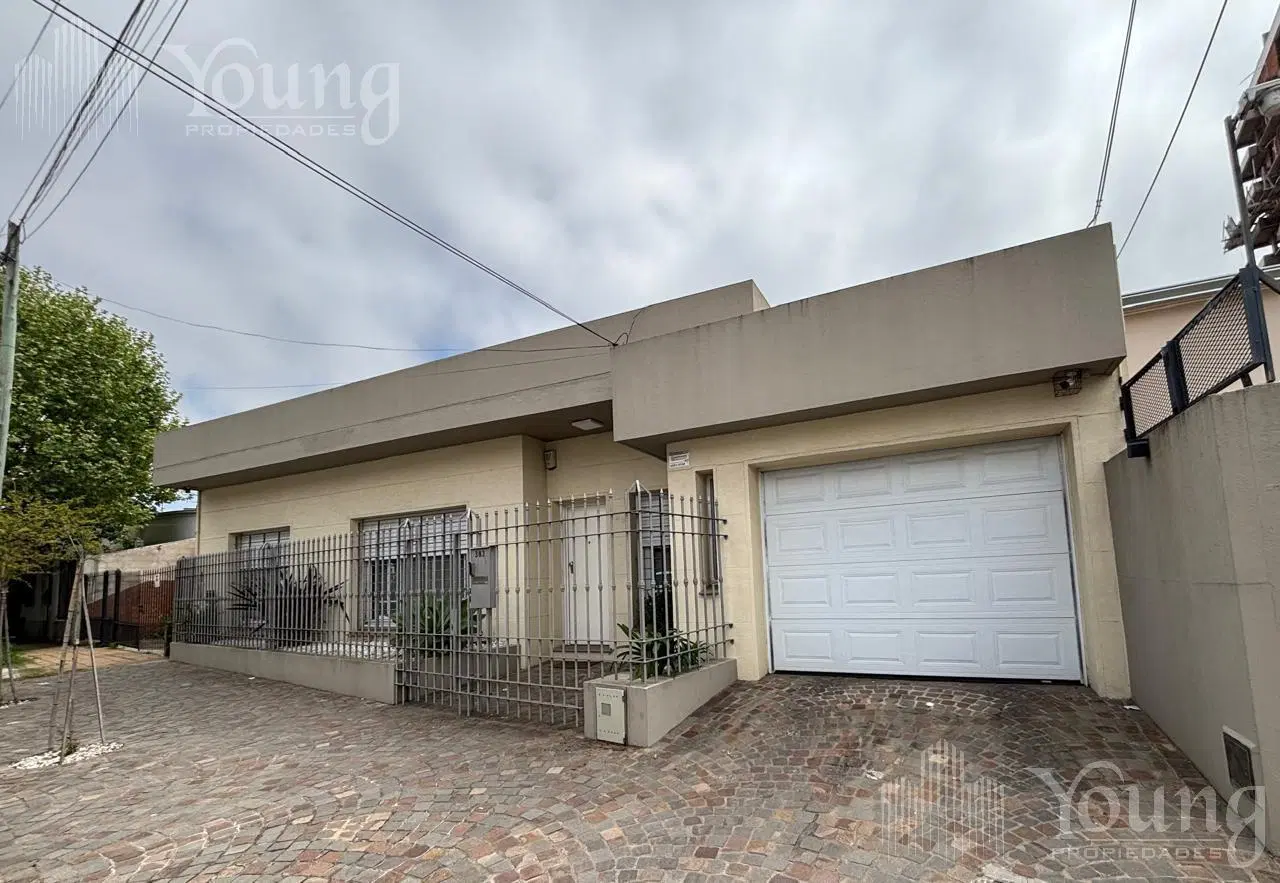 Excelente casa de 5 ambientes con fondo y quincho en venta Quilmes 2