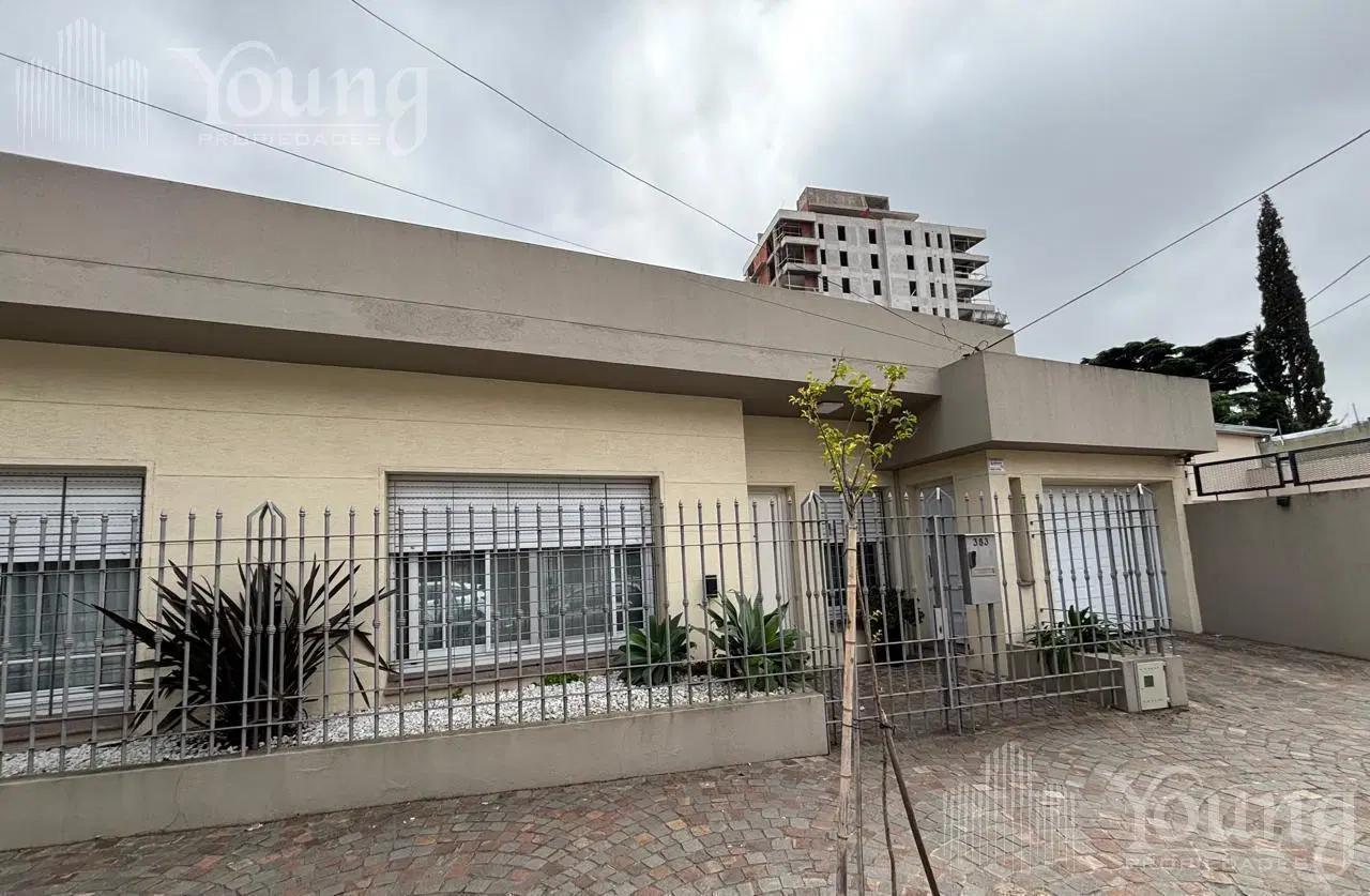 Excelente casa de 5 ambientes con fondo y quincho en venta Quilmes 8