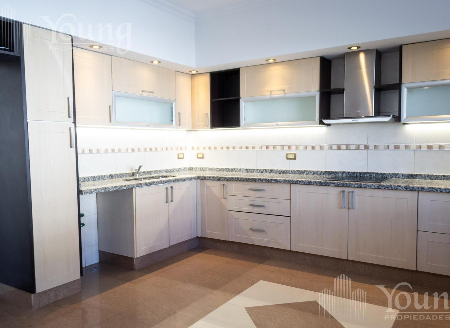 Foto de HERMOSO CHALET 4 AMBIENTES CON COCHERA EN VENTA, QUILMES!!!, imagen 4
