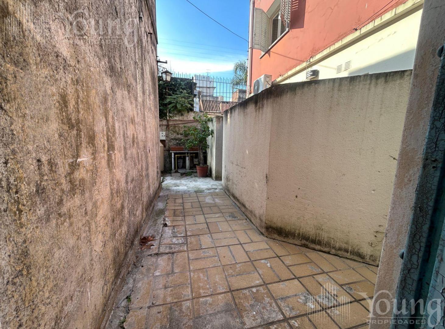 Foto de PH 3 AMBIENTES EN VENTA BERNAL CENTRO, imagen 4