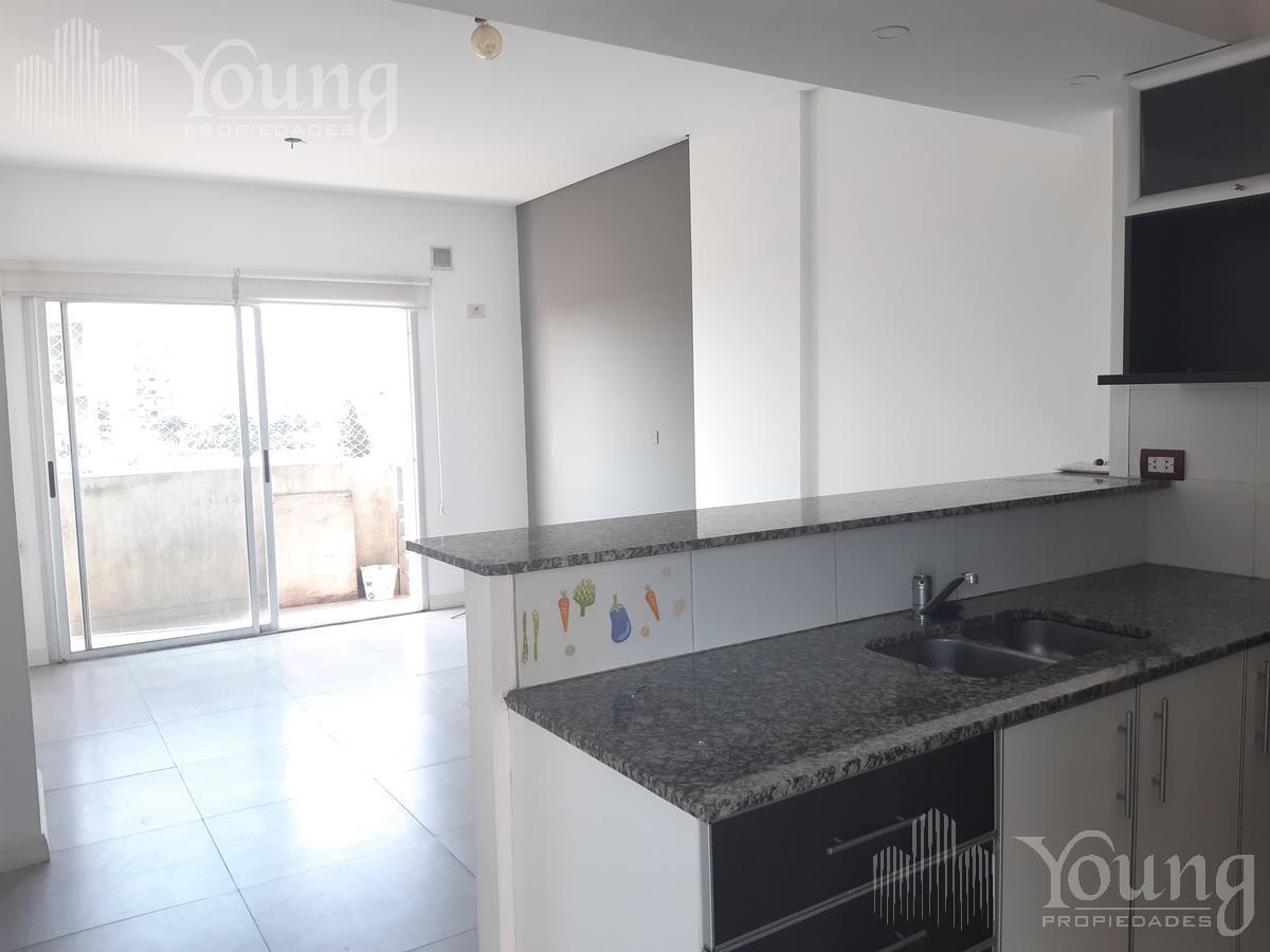 Foto de Alquiler departamento 3 ambientes Bernal Centro, imagen 1