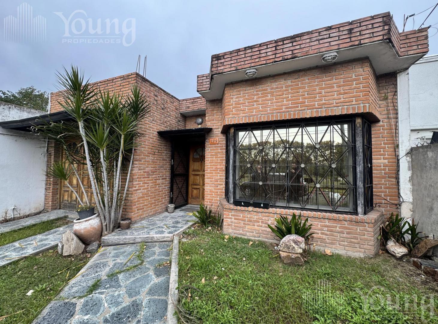 Foto de Venta Casa 2 ambientes en Bernal, imagen 2
