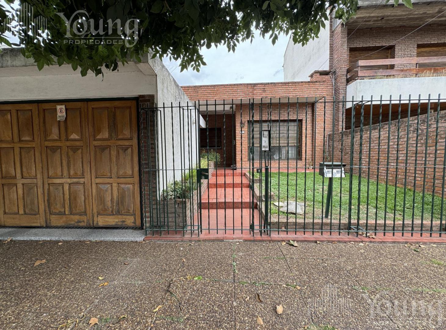 Foto de Venta casa 3 ambientes en Bernal apta credito, imagen 1