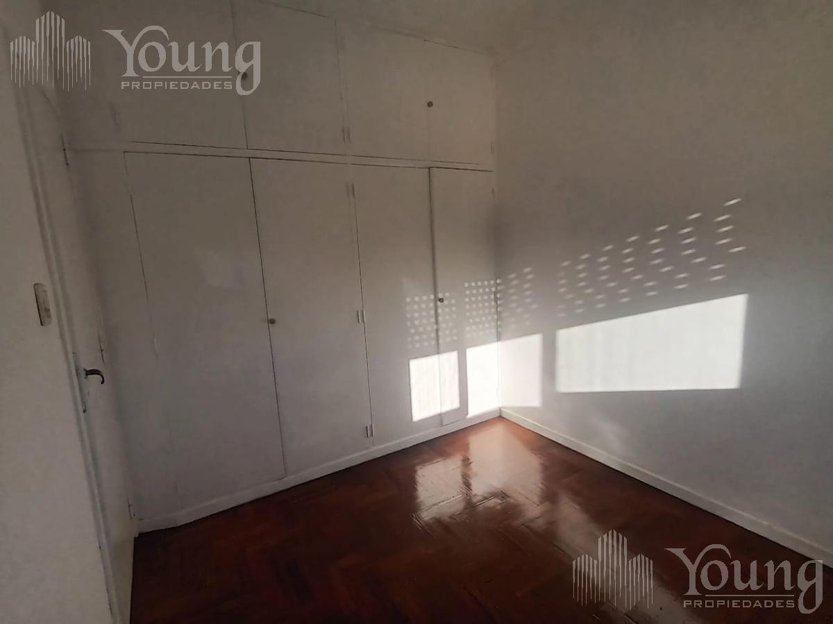 Foto de Departamento 4 ambientes con cochera en venta Bernal, imagen 3