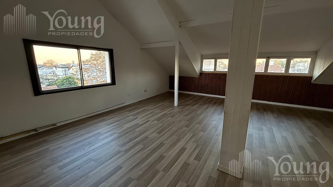 Foto de Departamento 4 ambientes con cochera en venta Bernal, imagen 2