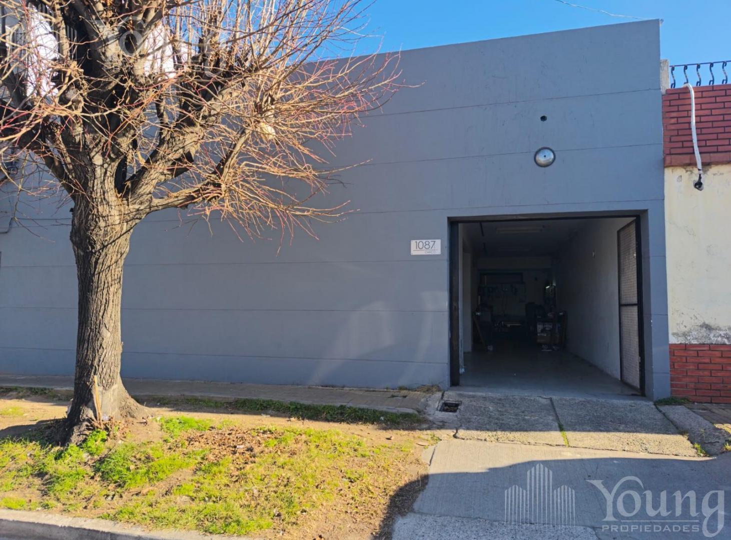 Foto de Local con oficinas sobre Av Calchaquí, imagen 3