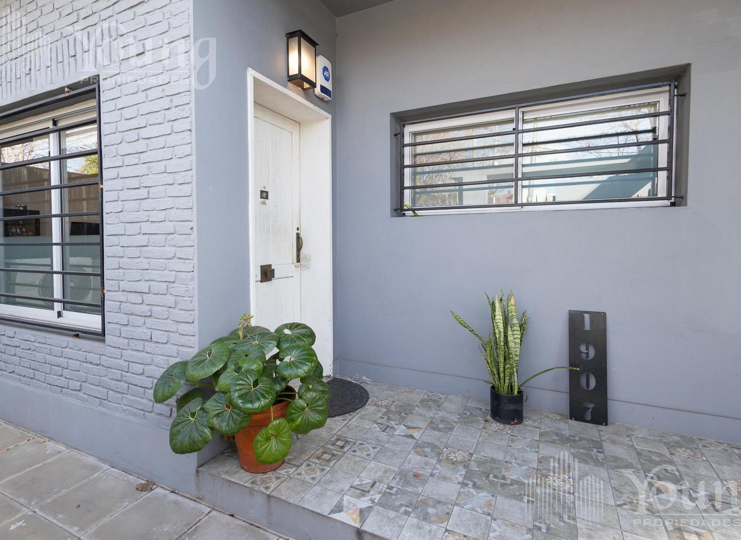 Foto de CASA EN VENTA 3 AMBIENTES CON PLAYROOM, PATIO Y DOBLE COCHERA, imagen 2