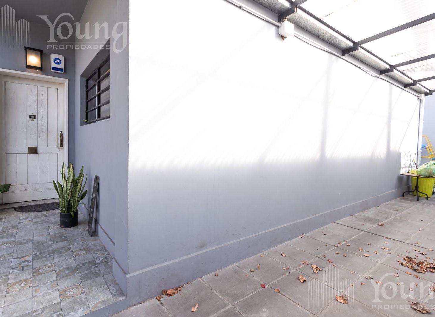 Foto de CASA EN VENTA 3 AMBIENTES CON PLAYROOM, PATIO Y DOBLE COCHERA, imagen 3