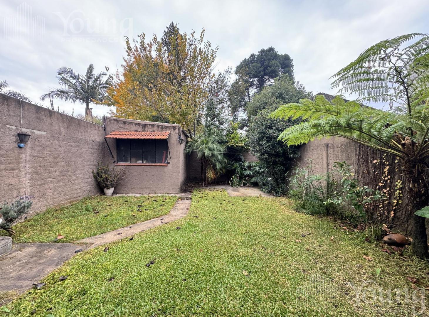 Foto de PH venta 3 ambientes en Bernal con jardin, imagen 1