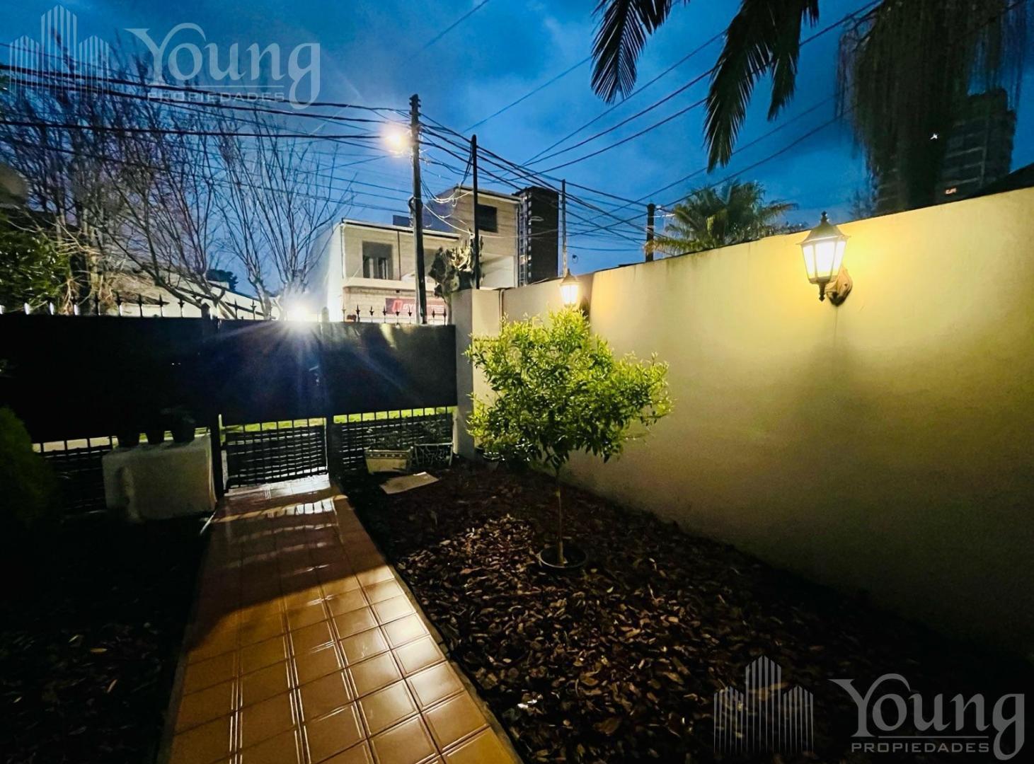 Foto de Oportunidad PH al Frente c/ Garage, Quincho, Parrilla y Doble Terraza, imagen 1