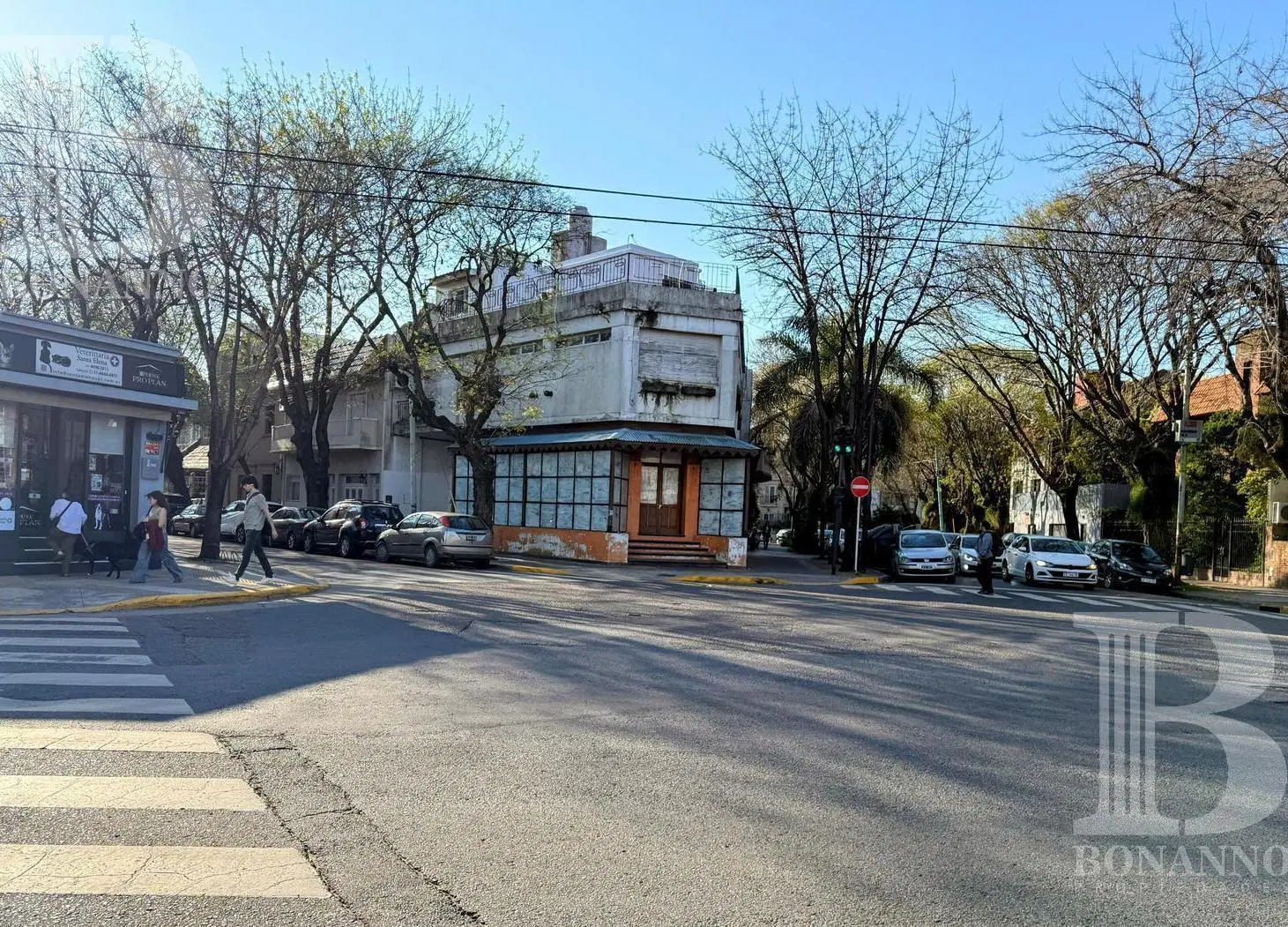 Amplio Local COMERCIAL en Nuñez 3